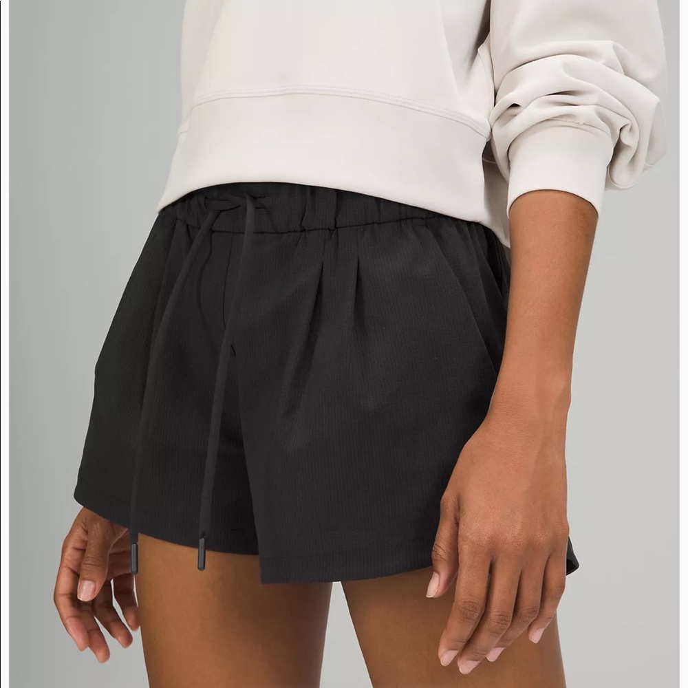 Lulu🍋 NWT shorts!